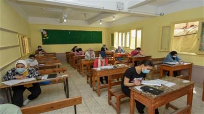 الثانوية العامة 2021 | بينهم حيازة سماعة بلوتوث.. ضبط 3 حالات غش بامتحان الديناميكا