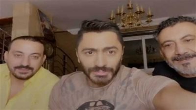 بالفيديو.. النجم الأسطورى تامر حسني ينجح في الصلح بين نصر محروس والمطرب دياب