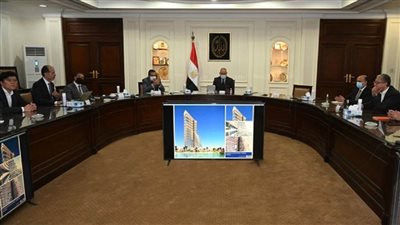 بالصور | وزير الإسكان يتابع الموقف التنفيذي لمشروع أبراج 
