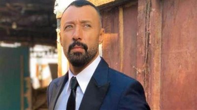 أحمد فهمي يشوق الجمهور لـ 