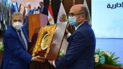 وزير العدل أثناء افتتاح مجمع النيابات الإدارية: يليق بالجمهورية الجديدة..صور