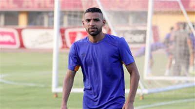 نقل مؤمن زكريا إلى المستشفي بعد تعرضه لوعكة صحية (صور)