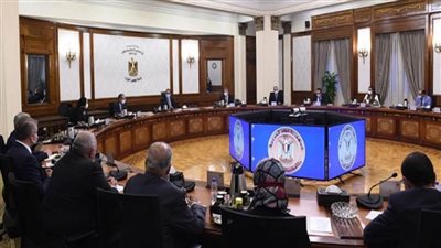 بالصور | رئيس الوزراء يلتقي مُمثلي 