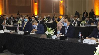 بالصور | وزير المالية: 