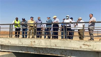 بالصور | وزير الري يتفقد الأعمال الجارية لتنمية جنوب الوادي