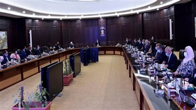 بالصور | وزيرة الصحة تستعرض الموقف الحالي لفيروس كورونا وموقف توريد اللقاحات