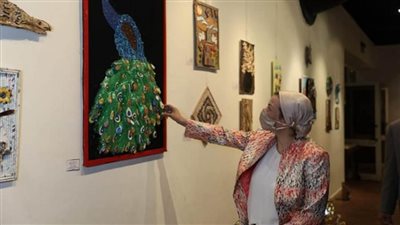 بالصور | وزيرة البيئة تفتتح معرض 