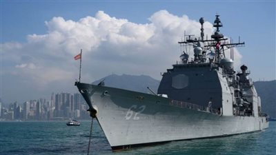 يو إس إس مونتيري أول سفينة بحرية أمريكية تزور قاعدة برنيس المصرية «صورة»