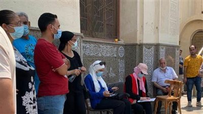 إقبال كبير على مراكز تلقي لقاحات كورونا (صور)