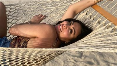 ميرهان حسين تُشعل انستجرام بإطلالة صيفية (صور)