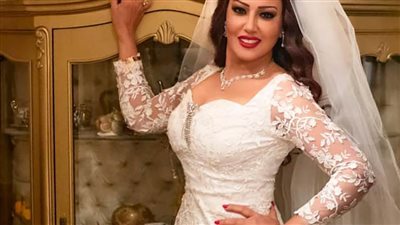 سمية الخشاب ترفع شعار: متجوزوش ده فخ