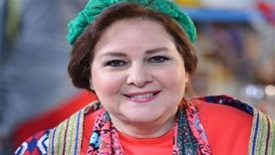 سهير البابلي وشمس البارودي تقفان على غُسل دلال عبدالعزيز