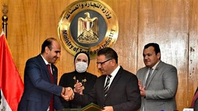 بالصور | وزيرة التجارة: حريصون على خلق جسر من التواصل الدائم مع كافة القوى السياسية 