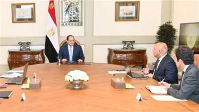 السيسي يوجه بمواصلة العمل على تطوير كافة مجالات النقل البحري