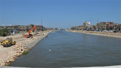 بالصور | رئيس الوزراء يتفقد استكمال محور المحمودية بالإسكندرية 