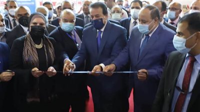 د. خالد عبدالغفار ونيفين جامع يفتتحان النسخة الخامسة لمعرض التعليم العالي