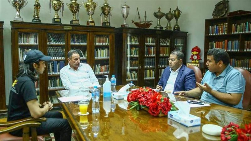 الخطيب يجتمع مع لجنة