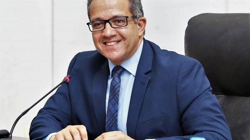 الدكتور خالد العناني