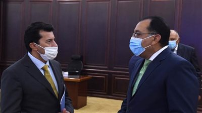 بالصور | وزير الرياضة يستعرض استعدادات استضافة 