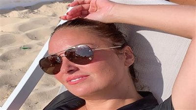 نيرمين الفقي تتالق على الشاطيء (صورة)