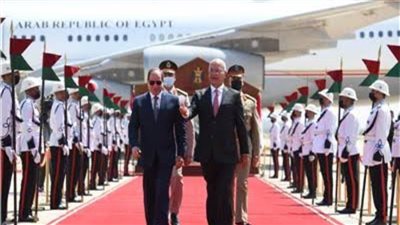 السيسي يصل إلى العراق للمشاركة في مؤتمر بغداد للتعاون والشراكة