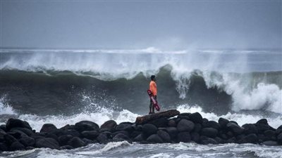 بعد أسبوع من 