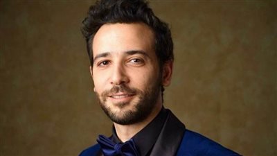 كريم قاسم ينتهي من تصوير مسلسل جانب مظلم