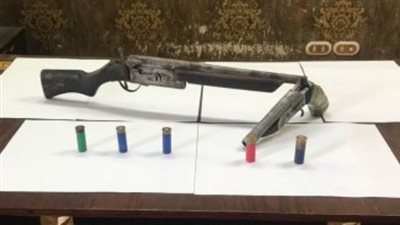 ضبط شخصين بحوزتهما سلاح ناري ومخدرات بمنطقة أكتوبر