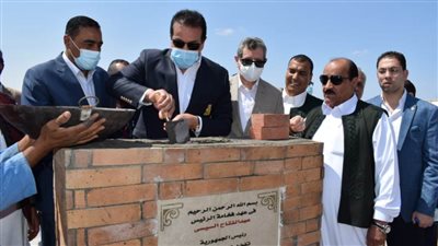 وزير التعليم العالى يتفقد الأعمال الإنشائية بجامعة مطروح الحكومية ويضع حجر الأساس للمجمع الطبى الشامل