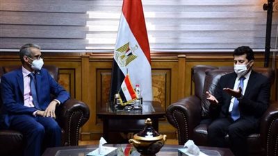 بالصور | وزير الرياضة يشهد توقيع مذكرة تفاهم مع معهد البحوث والدراسات العربية