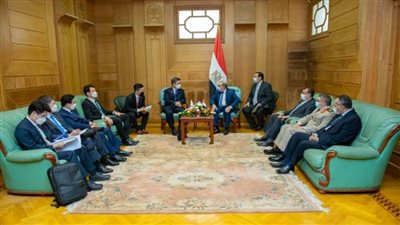 وزير الدفاع الوطني بكوريا الجنوبية يزور الإنتاج الحربي لبحث زيادة التعاون المشترك