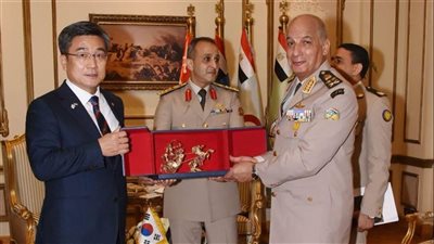 الفريق أول محمد زكى  يلتقى نظيره بجمهورية كوريا الجنوبية خلال زيارته الرسمية لمصر