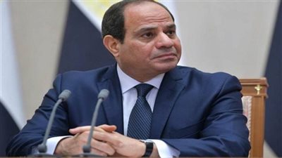 الرئيس السيسي يجتمع مع مدبولي ووزراء المجموعة الاقتصادية ومحافظ البنك المركزي