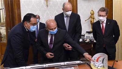 بالصور | وزير النقل: القطار السريع محور جديد للربط بين البحرين الأحمر والمتوسط (تفاصيل)