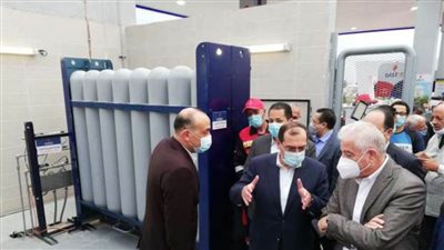 وزير البترول يتفقد الإنشاءات الجارية بمحطات الوقود في القاهرة الجديدة  