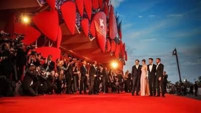 شاهد بالصور..نجوم السينما العالمية فى افتتاح مهرجان فينيسيا السينمائى الدولى