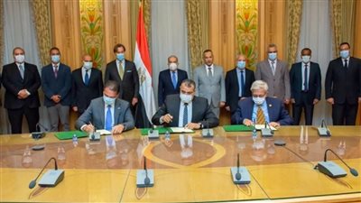 بالصور | تعاون مشترك بين الإنتاج الحربي وشركتي سيمنز وكامس