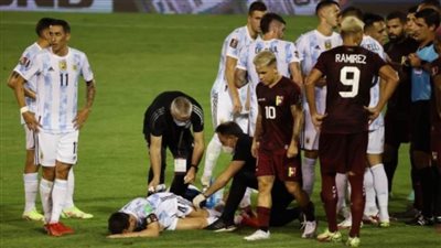 بعد اصابته.. شكوك حول مشاركة ميسي في مباراة الأرجنتين والبرازيل