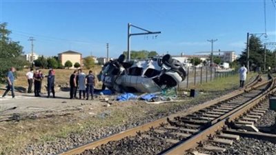 مصر تعزي تركيا في ضحايا حادث اصطدام قطار بحافلة