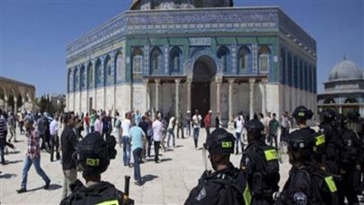 مستوطنون إسرائيليون يقتحمون ساحات الأقصى رفقة شرطة الاحتلال