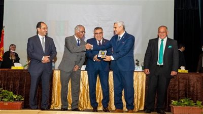 بالصور | د. خالد عبدالغفار يستعرض تقريرًا حول اجتماع المجلس الأعلى لشئون التعليم والطلاب