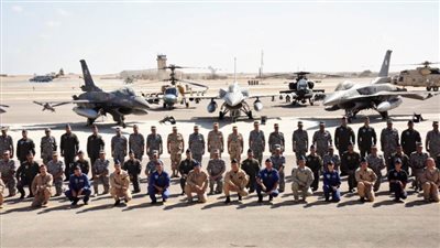 الفريق محمد فريد يشهد أنشطة تدريبية بحرية بالتدريب المشترك 