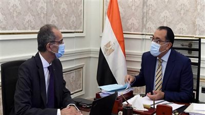 بالصور | رئيس الوزراء يتابع مع وزير الاتصالات ملفات عمل الوزارة