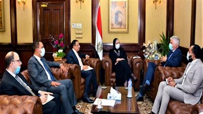 بالصور | وزيرة التجارة: مصر تمتلك كافة المقومات لتكون مركزًا لتصدير الملابس الجاهزة للأسواق العالمية