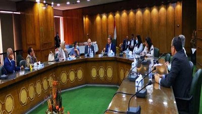 بالصور | وزير قطاع الأعمال العام يتلقى تقريرًا عن سير العمل بمنظومة تداول القطن الجديدة