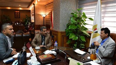 وزير الرياضة يبحث مع اتحاد السلة استعدادات استضافة بطولة العالم للأندية (صور)