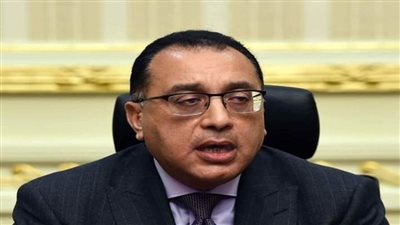 رئيس الوزراء يتفقد أعمال تنفيذ مشروع القطار الكهربائي الخفيف 