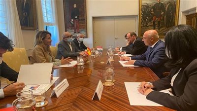 بالصور | وزير النقل يلتقي نظيرته الإسبانية لبحث سبل التعاون المشترك بين الجانبين 