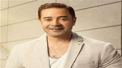 مدحت صالح يهدي وزارة العدل 