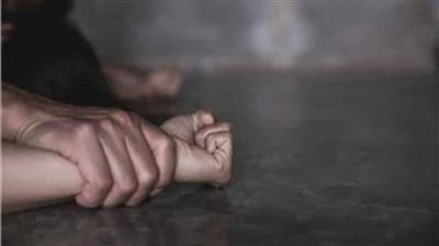 تعرف علي السبب .. شاب يستعين بصديقه لاغتصاب شقيقته ليبتزها